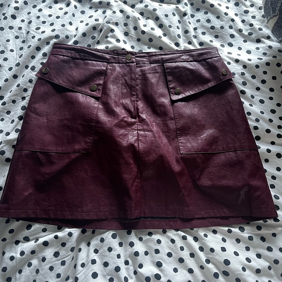 Zara XL Maroon/Red Leather Like Mini Skirt with gold buttons - Picture 11 of 11